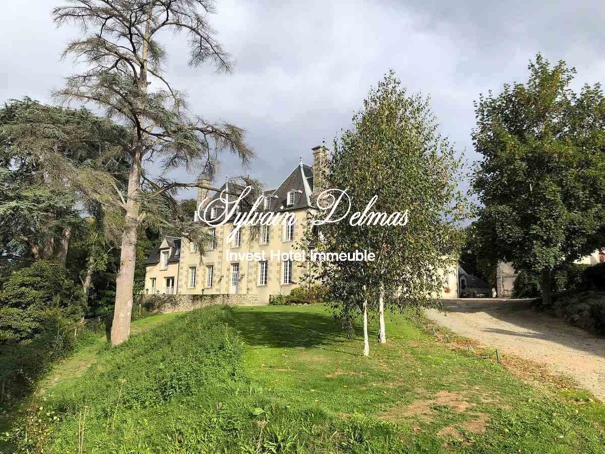 Château hôtel restaurant - 3* - 41 chambres à mi chemin entre TOURS et le Mont Saint Michel