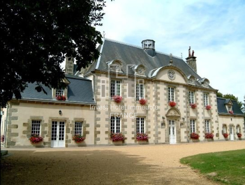 Château hôtel restaurant - 3* - 41 chambres à mi chemin entre TOURS et le Mont Saint Michel