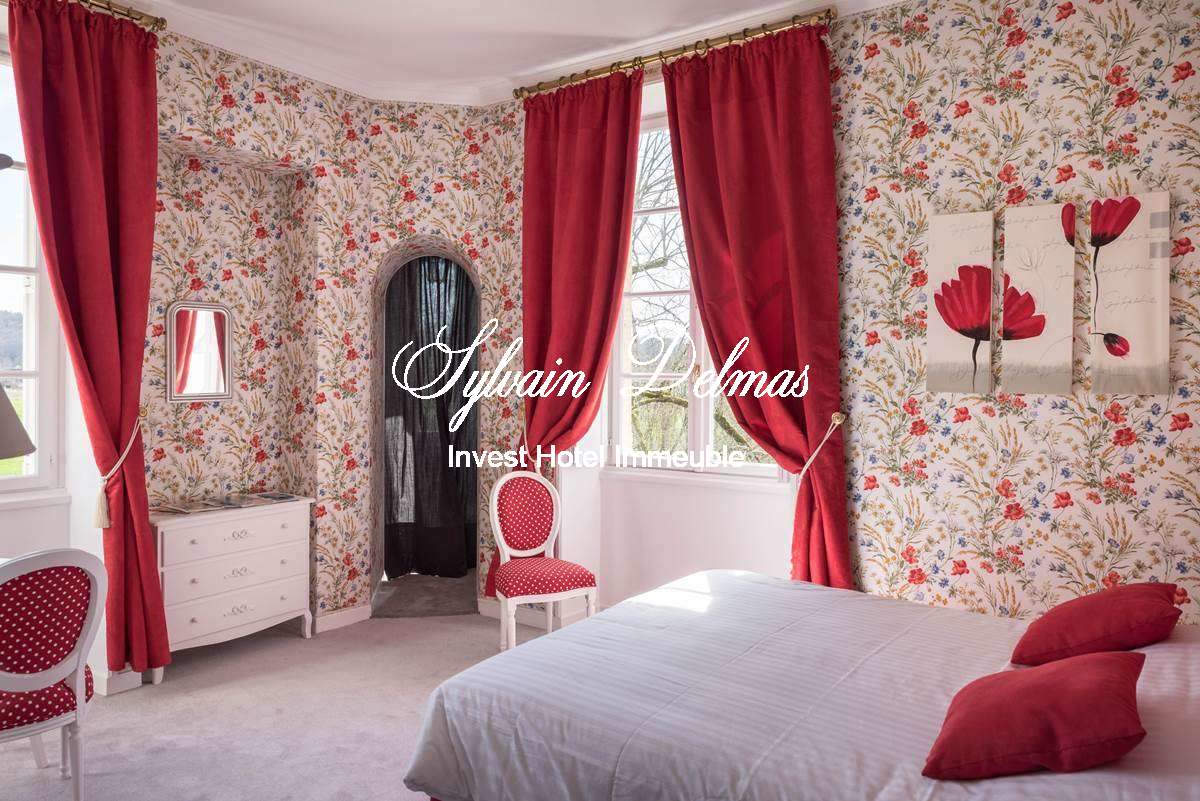 Château hôtel Directoire 4*  42 chambres au cœur de la Dordogne