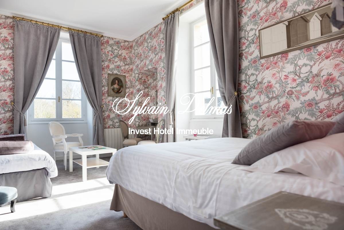 Château hôtel Directoire 4*  42 chambres au cœur de la Dordogne