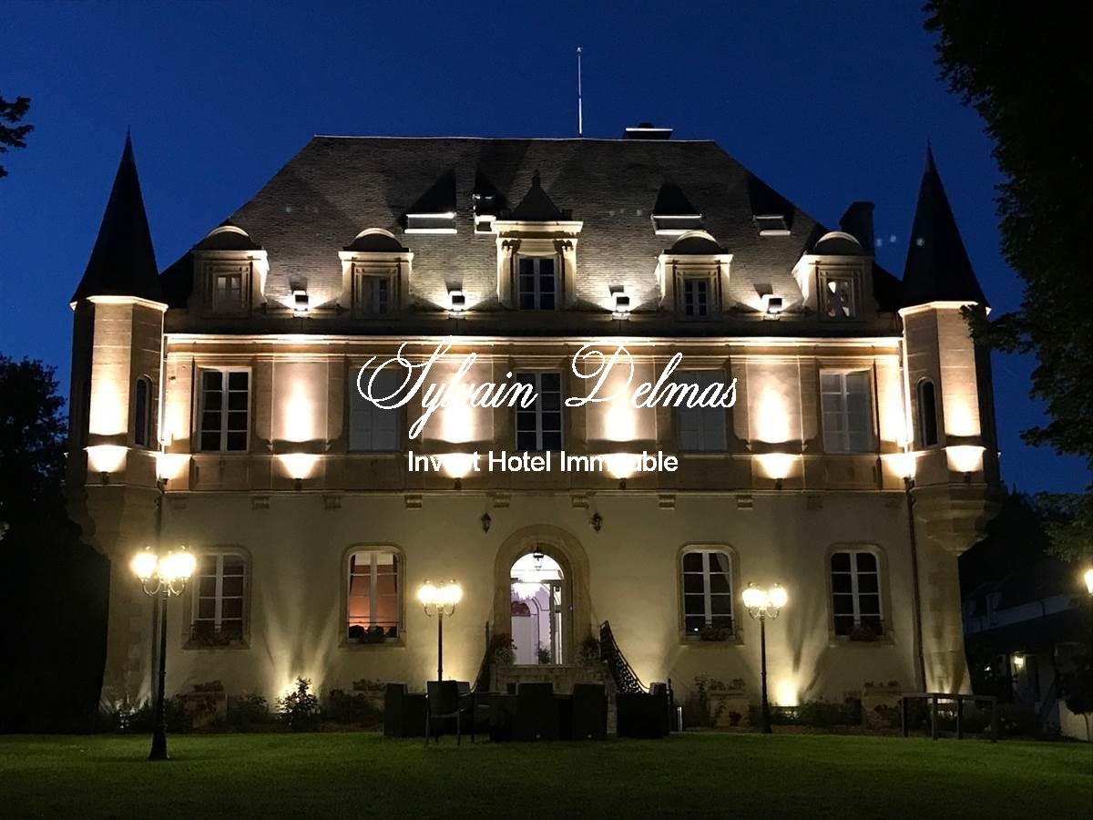 Château hôtel Directoire 4*  42 chambres au cœur de la Dordogne