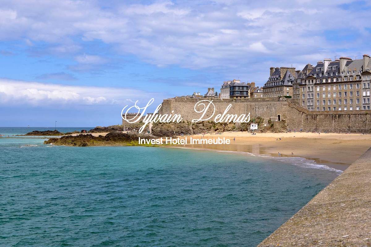 Luxueux hôtel front de mer 