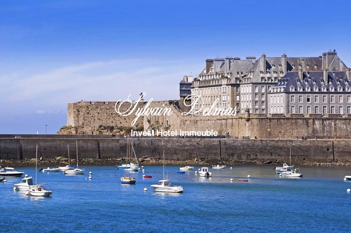 Luxueux hôtel front de mer 