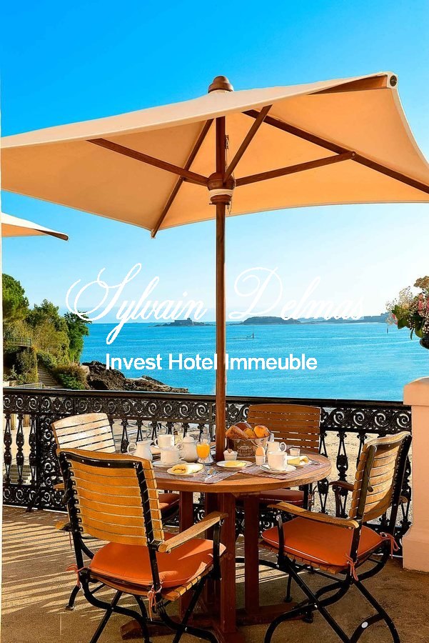 Luxueux hôtel front de mer 