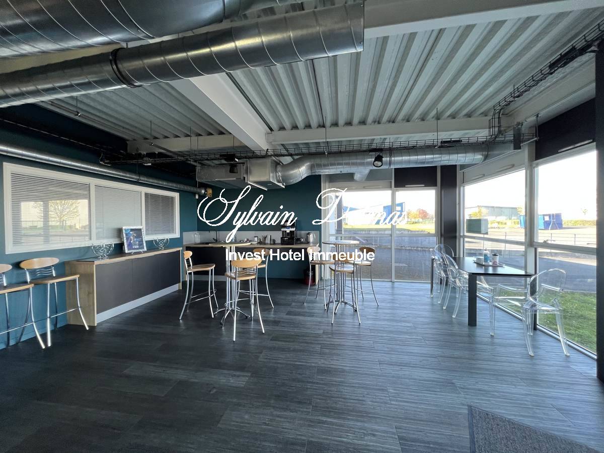 LOCAUX  INDSUSTRIELS BUREAUX ET STOCKAGES TOURS SUD