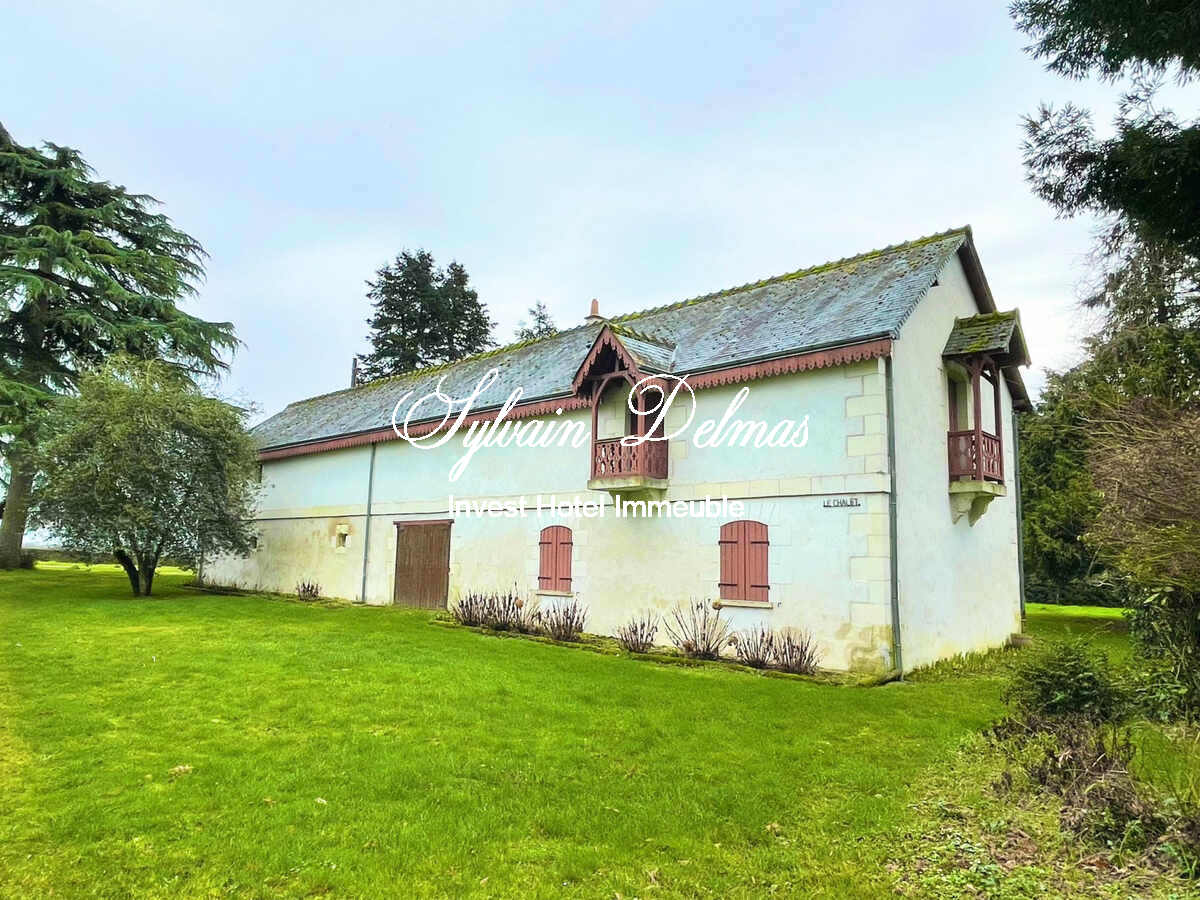 MANOIR DU XIXème avec plusieurs salles de séminaires sur un parc de 20 hectares, zone trés touristique