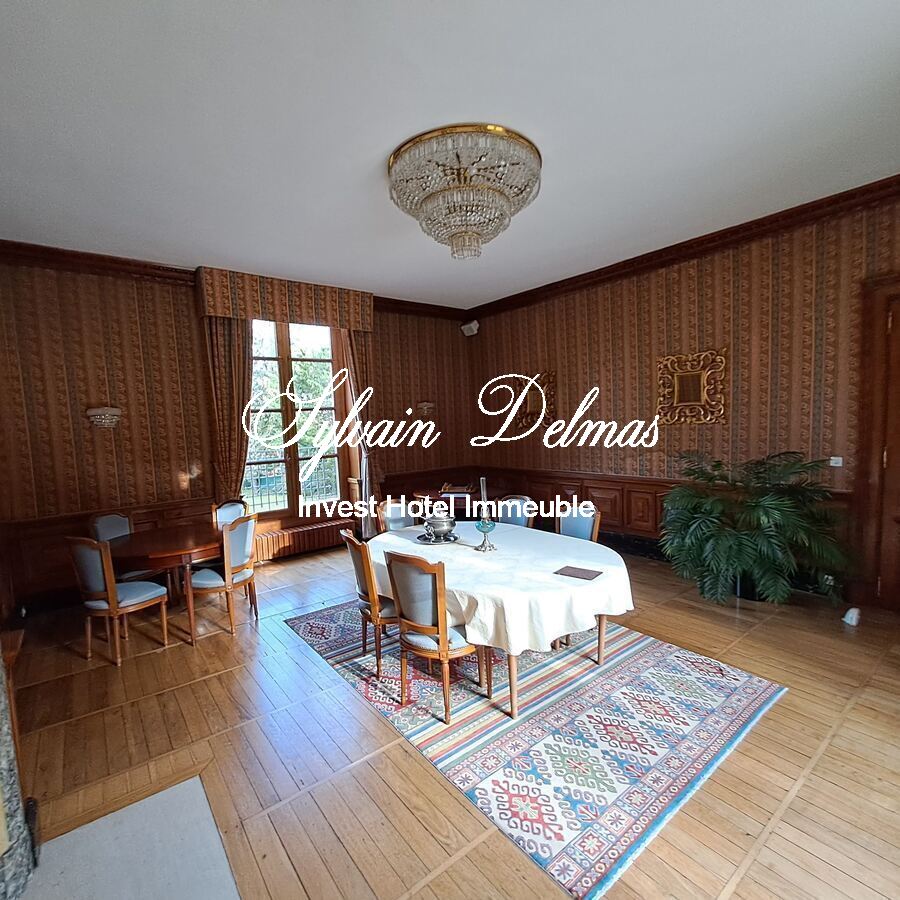 Magnifique château hôtel du XIX -ème restauré proche de Blois et Chaumont sur un parc de 3,5ha.