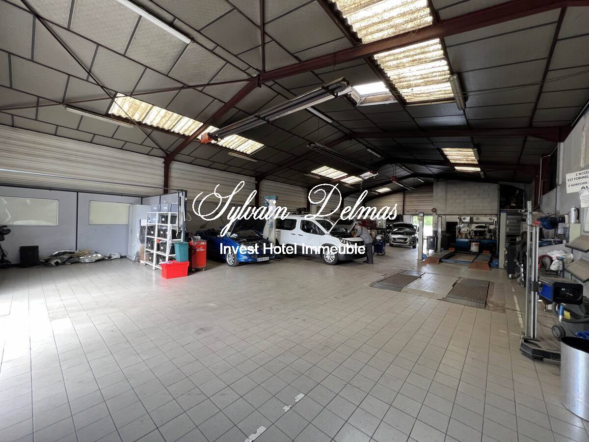 Local de garage Automobile à Tours de grande enseigne 