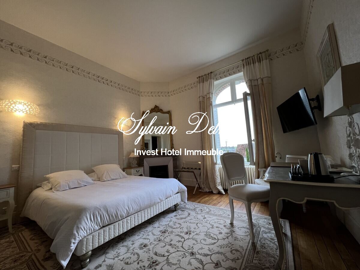 CHATEAU HOTEL ENTRE TOURS ET CHATEAUROUX