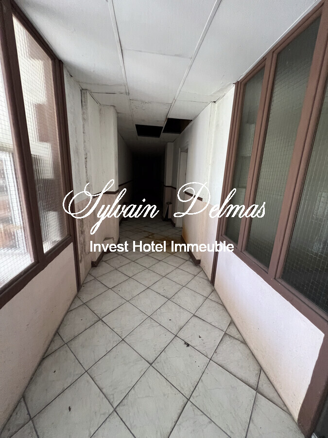 IMMEUBLE DE 1700 M2 42 APPARTEMENTS À RESTAURER TOTALEMENT