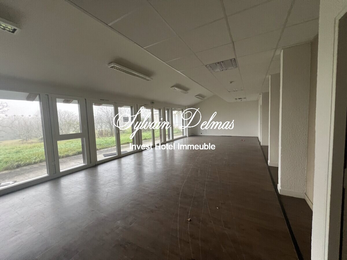 Ancien centre de formation de 10 000 M2 de bâtiments sur 30 hectares