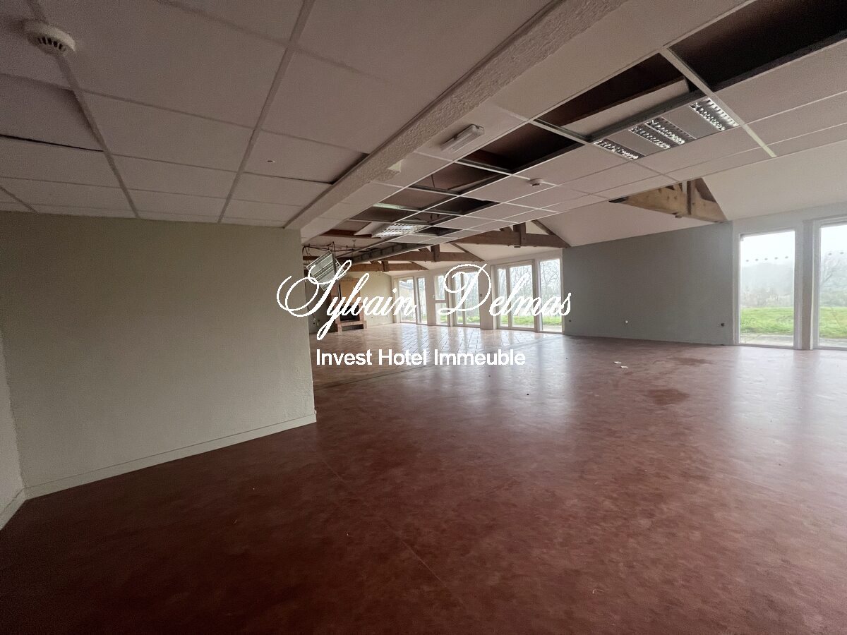 Ancien centre de formation de 10 000 M2 de bâtiments sur 30 hectares