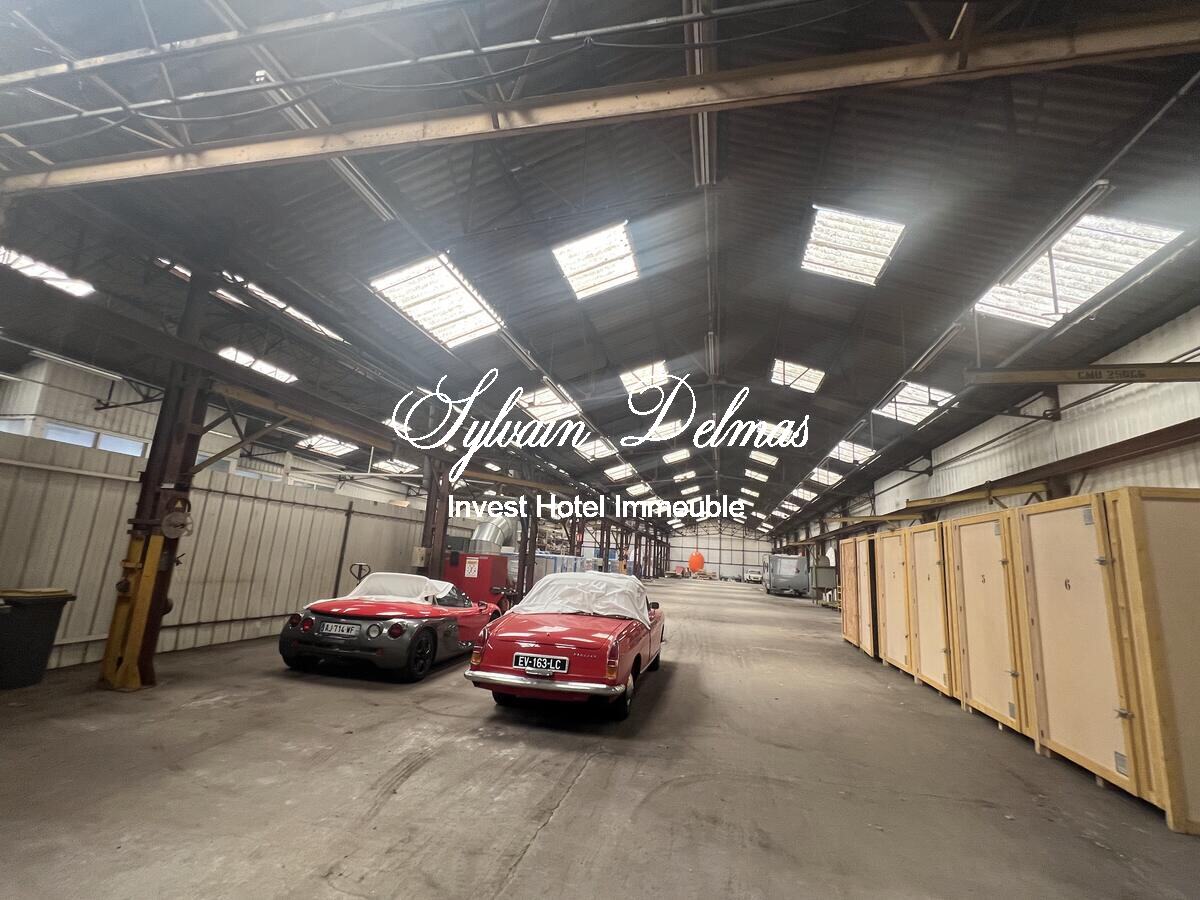 LOCAUX INDUSTRIELS 4000 M2 ET MAISON DU XIXème 800M2