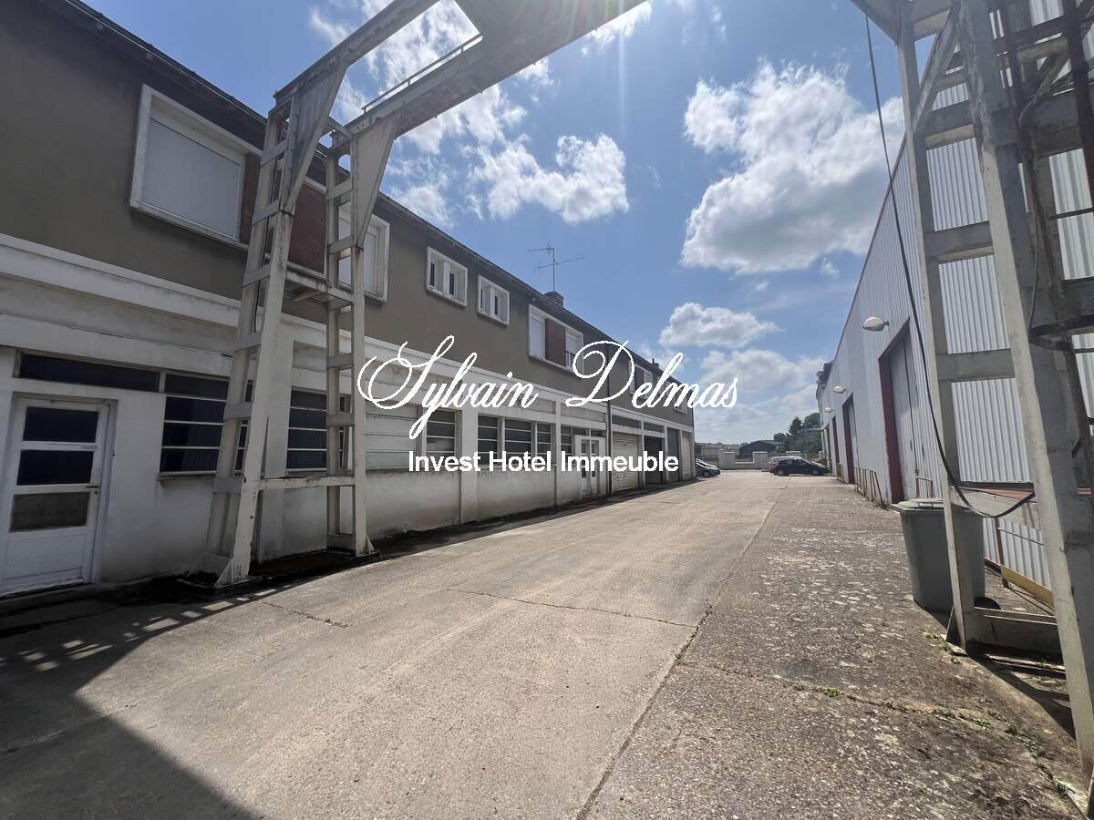 LOCAUX INDUSTRIELS 4000 M2 ET MAISON DU XIXème 800M2