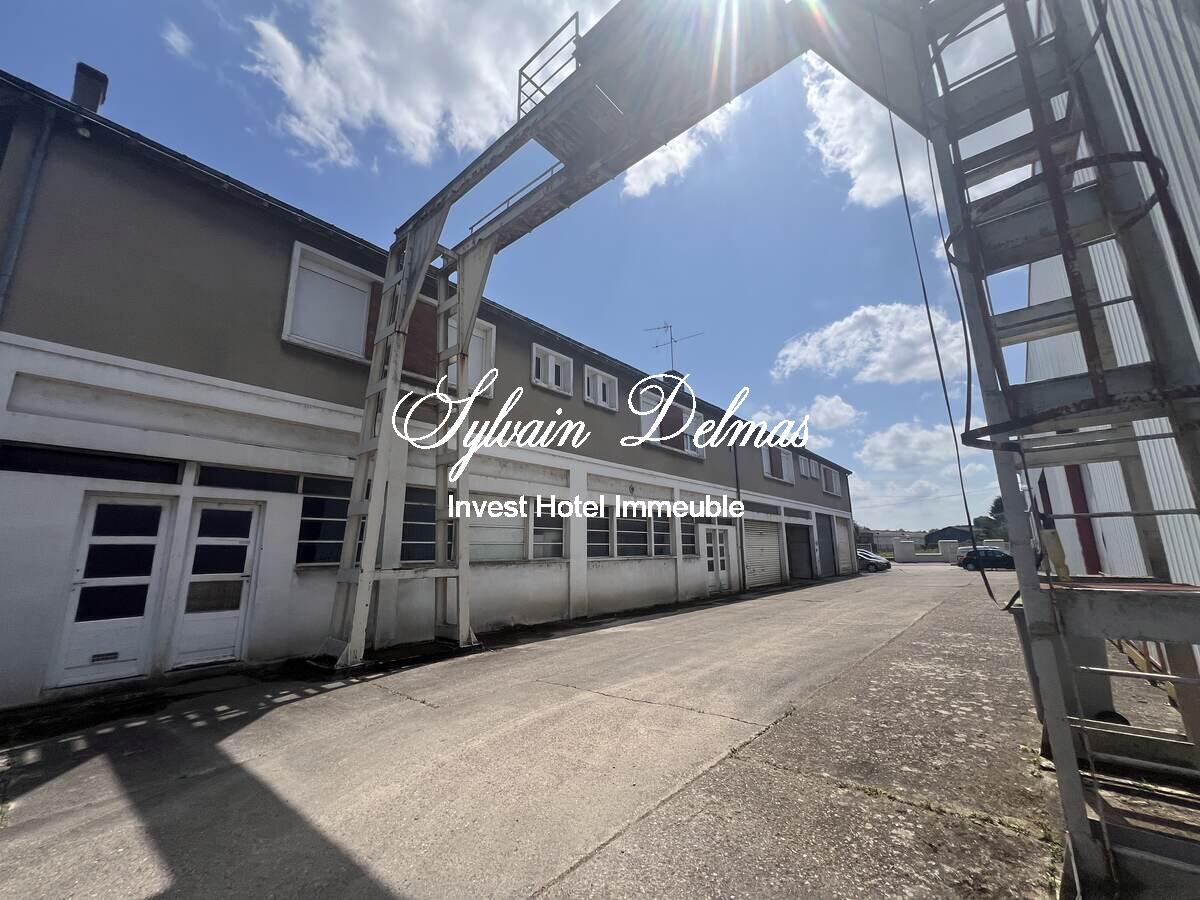 LOCAUX INDUSTRIELS 4000 M2 ET MAISON DU XIXème 800M2