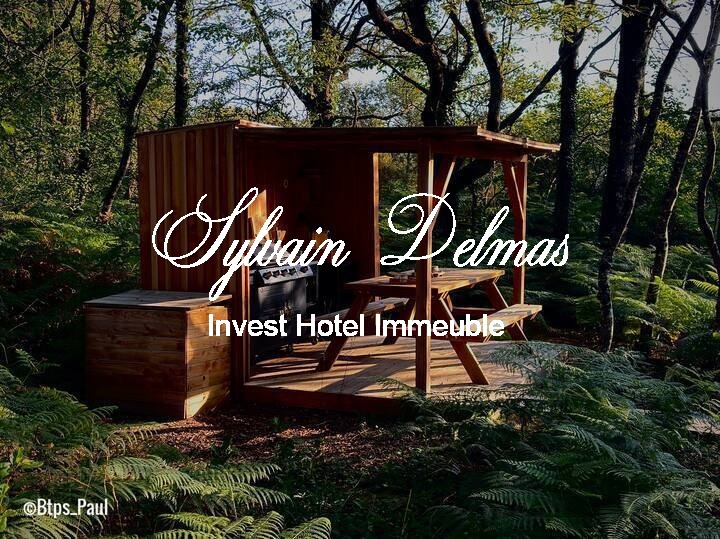 Opportunité d'affaires exceptionnelle : domaine de 24 hectares comprenant 15 hectares d'étangs, parfait pour divers projets touristiques et commerciaux. Avec une activité de location de tentes glamping en pleine expansion.