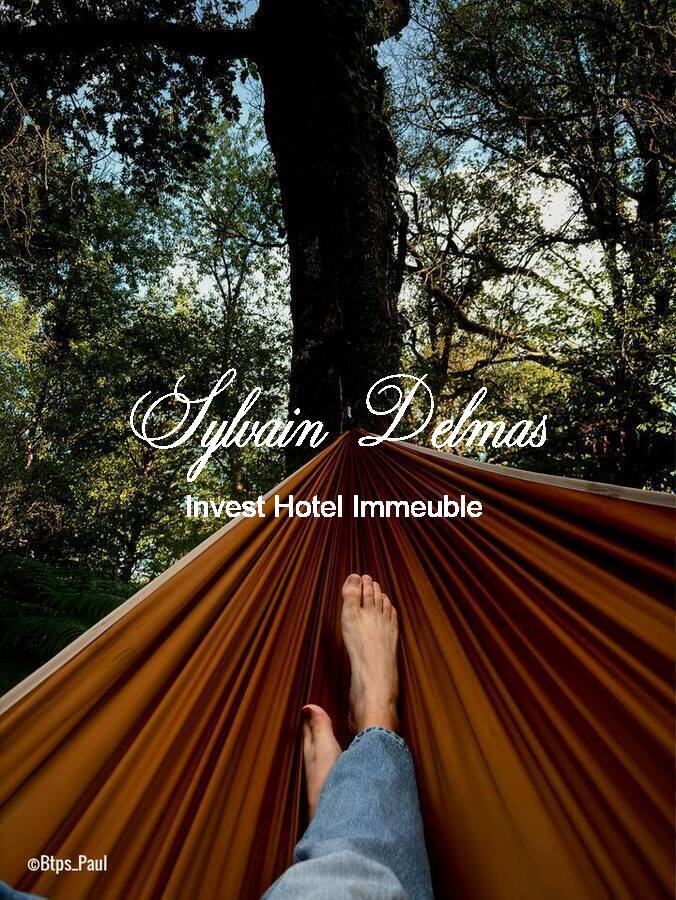 Opportunité d'affaires exceptionnelle : domaine de 24 hectares comprenant 15 hectares d'étangs, parfait pour divers projets touristiques et commerciaux. Avec une activité de location de tentes glamping en pleine expansion.