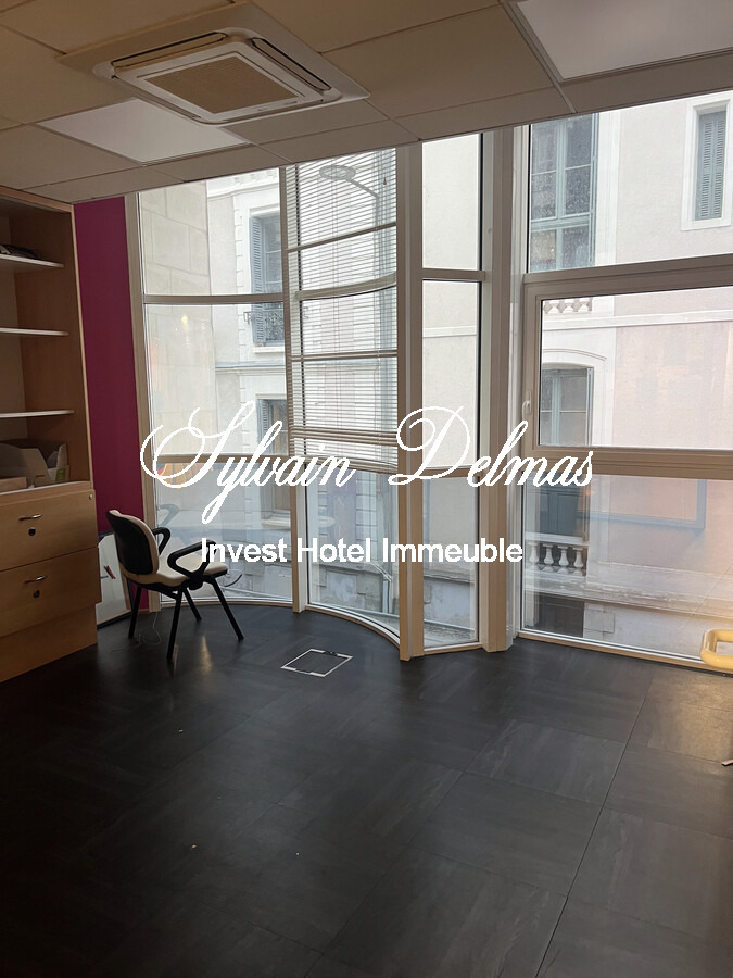 IMMEUBLE DE BUREAUX  Prix sacrifié