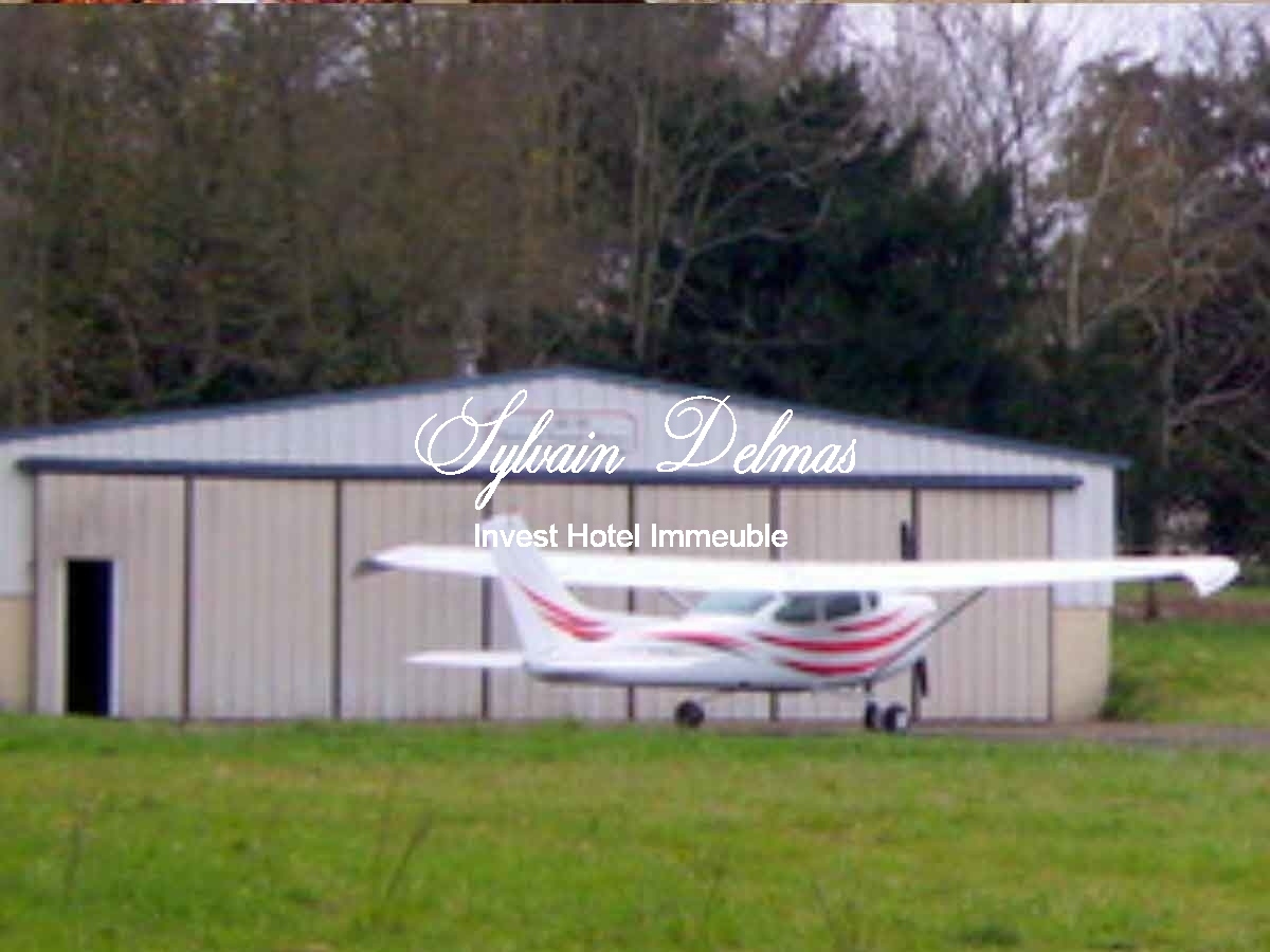 Chateau XVIIIe proche d'ANGERS - 1900 m² - 24 chambres